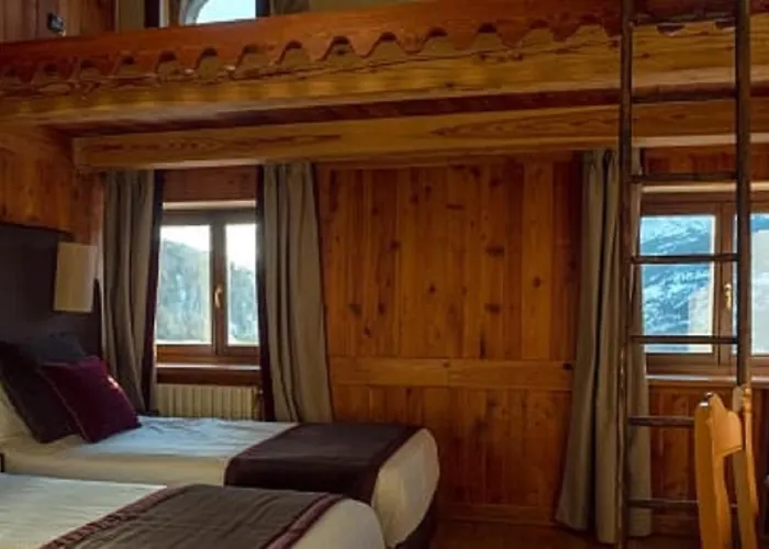 Hotel Chaberton & 4*